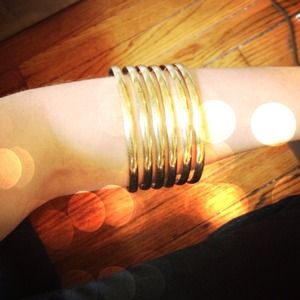 SALE!! 🎉🎉💰💰 REDUCED!! Gold bracelet!