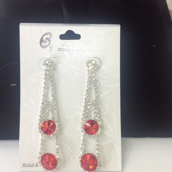 Fancy earrings clear and ruby red stones