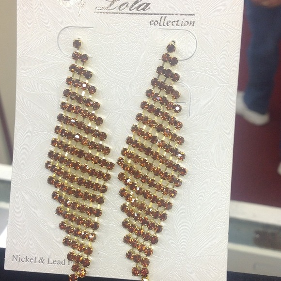 Garnet and gold post earrings