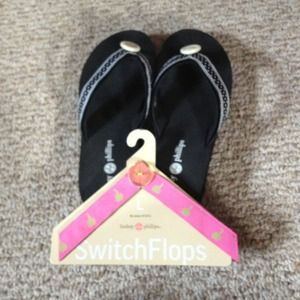 Lindsay Phillips switch flops with one switch