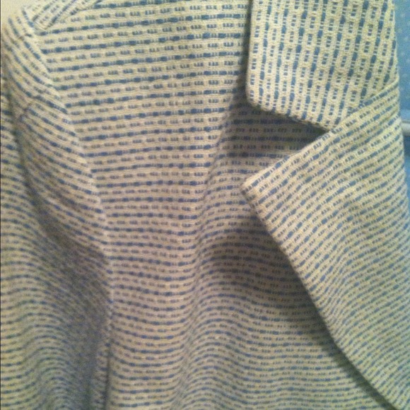 Blazer - Picture 3 of 4