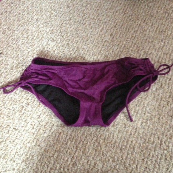 Vs side runch bikini bottom