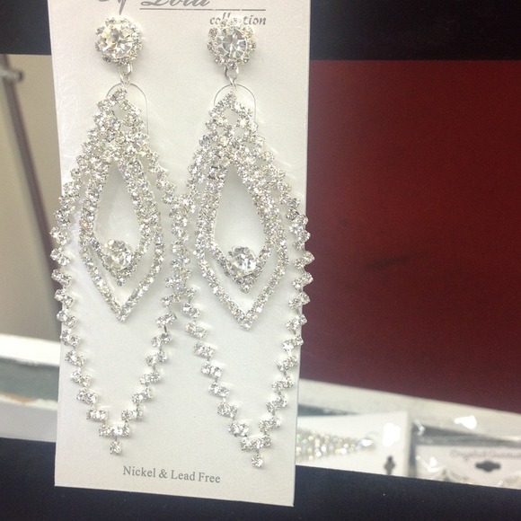 4.5 inches dangling earrings beautiful sparkle