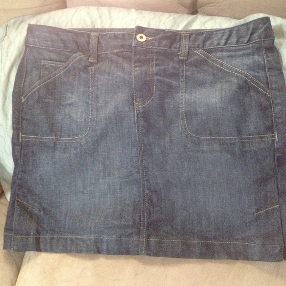 Calvin Klein dark wash skirt