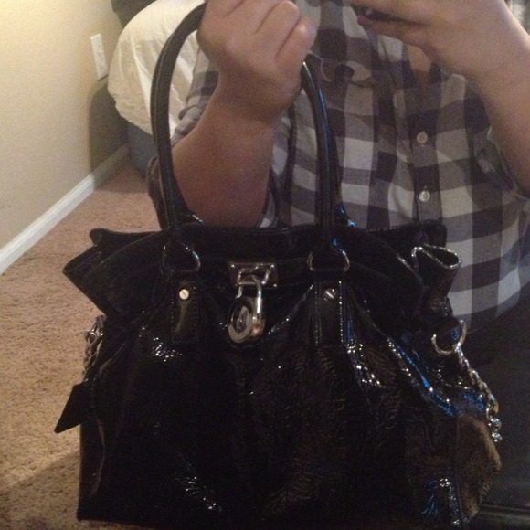 Beautiful authentic Michael Kors Hamilton bag.