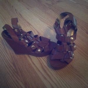 Brown summer wedges!