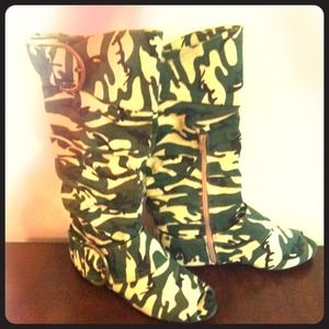 Naughty Monkey Camo boots, size 7 1/2