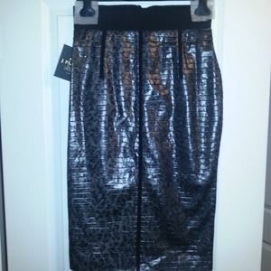 Gorgeous D&G metallic pencil skirt