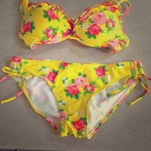 Super cute flower bathing suit