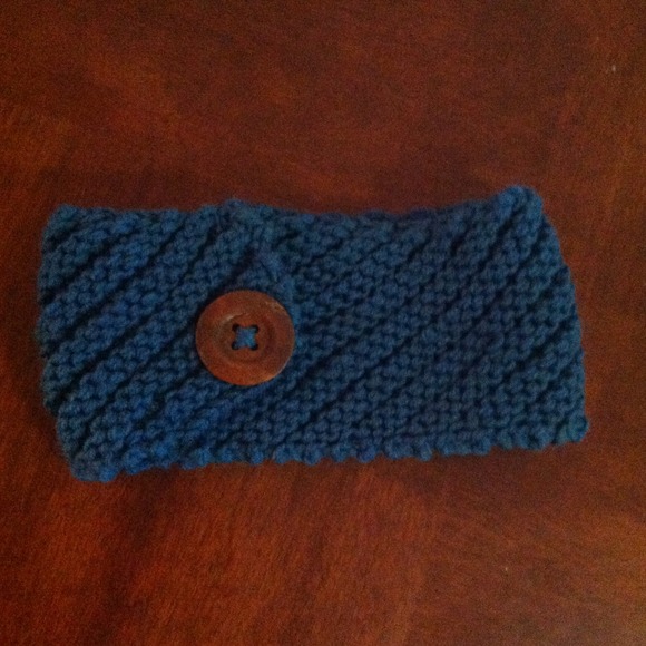 Warm those ears up with this super cute warmer!