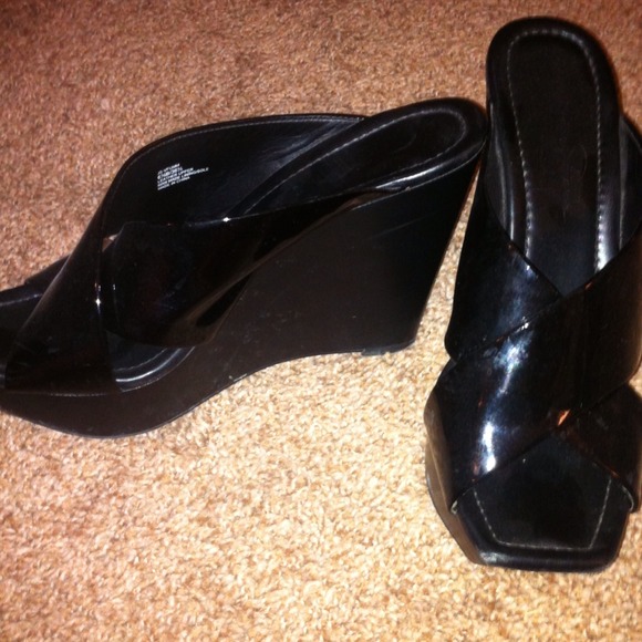 Reserved Jessica Simpson wedges