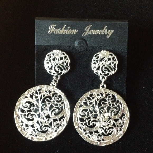 🚫Sold🚫New! Silver Earrings (Last Pair)