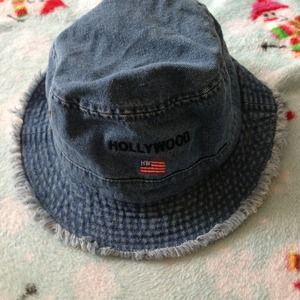 Jeans hat