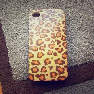 ❌RESERVED❌cheetah print iphone 4/4s case✨