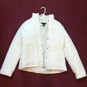 Snow White coat! Stay warm during the spring!
