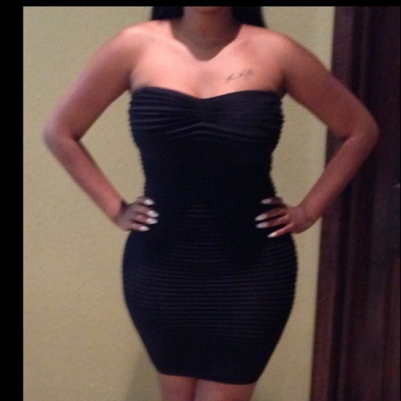 BCBG Generation strapless body con dress
