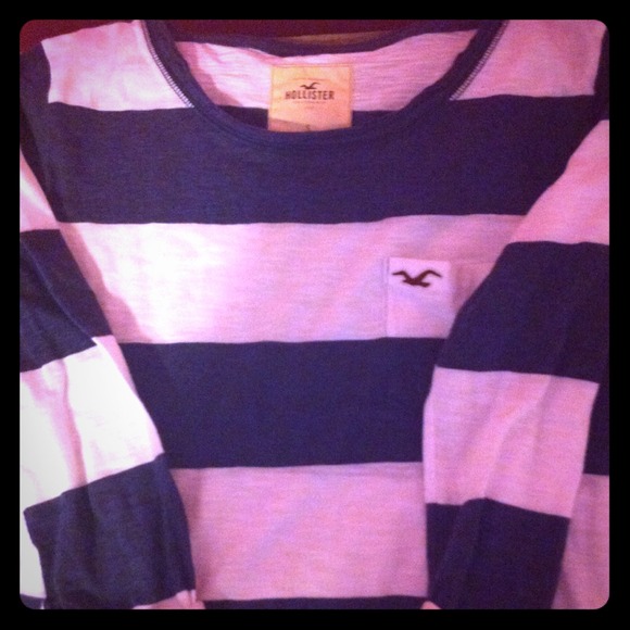 Hollister comfortable 3/4 sleeved top!