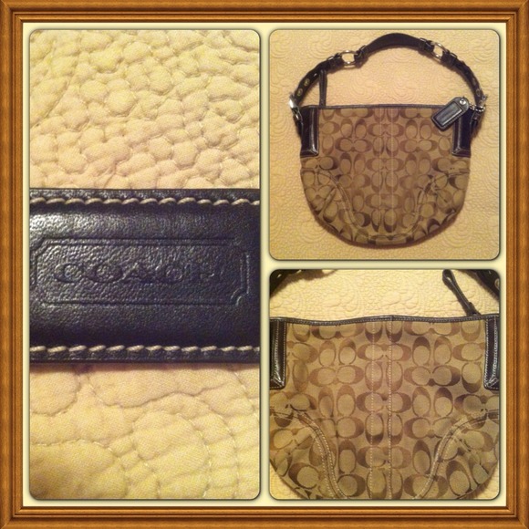 ❤❤Reserved❤❤Authentic Coach Medium Size Brown Hobo