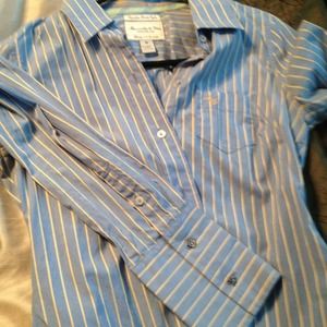Abercrombie & Fitch Tops - Abercrombie poplin button up Abercrombie & Fitch Tops - Abercrombie poplin button up