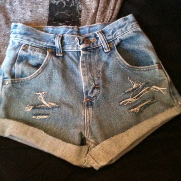 SOLD! Wrangler High Rise Shorts - Picture 2 of 3