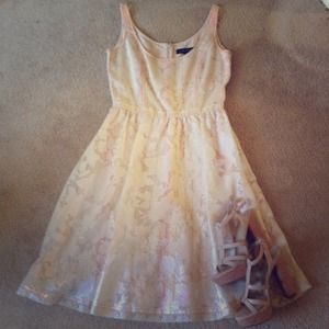 SOLD IN BUNDLE! Gorgeous Floral Dress