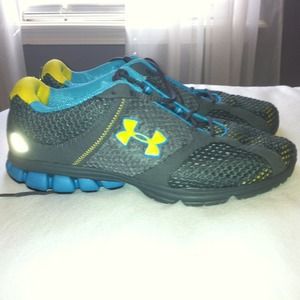 Under Armour women's Assert running shoe