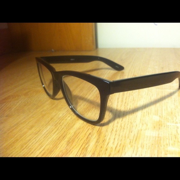 Retro Clear frame glasses