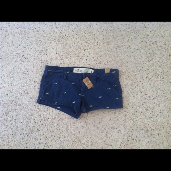 Brand new navy and green hollister shorts size 3
