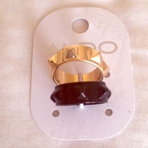 ❌SOLD❌ALDO Gold/Black duo set of rings.