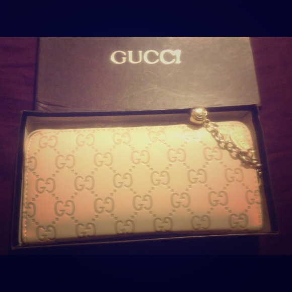 New cream gucci wallet