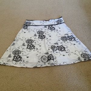 Skirt black and white with sequins