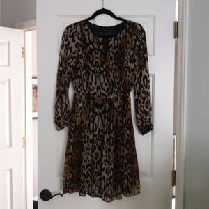 Gorgeous Leopard Print Dress with Keyhole Top