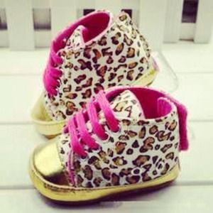 Princess baby booties sz 2-3