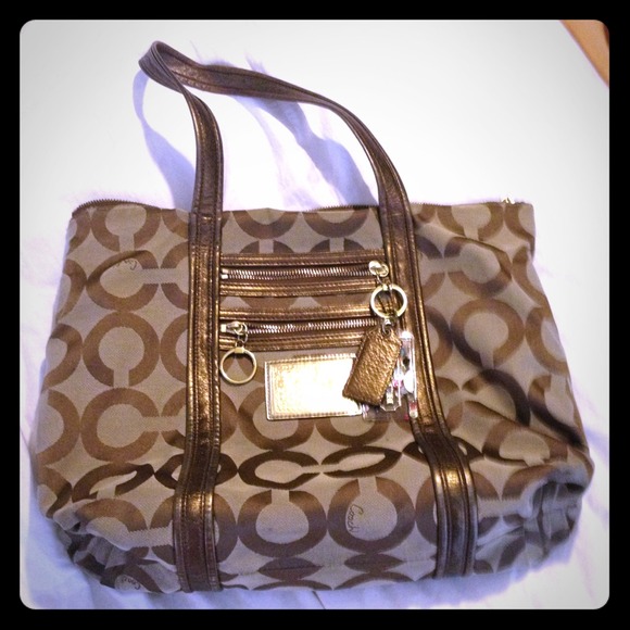 gently used coach purse