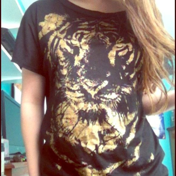 tiger shirt