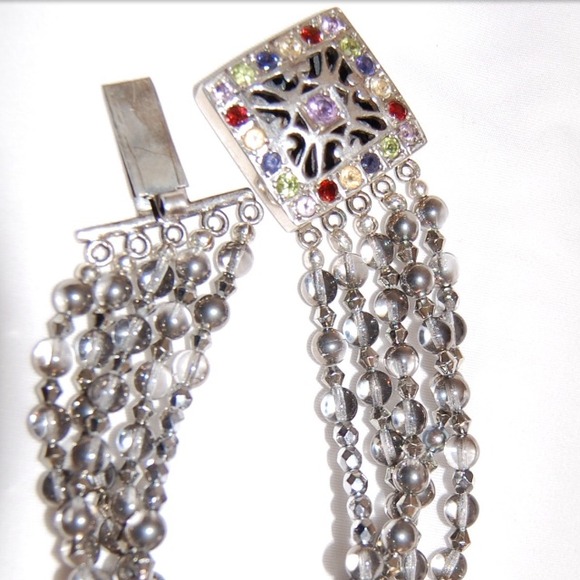 VICTORIA 5 str bracelet a WOW piece look at clasp