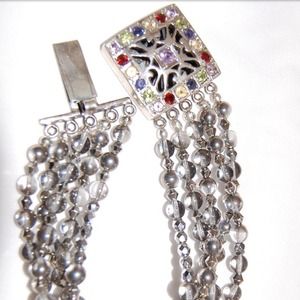 VICTORIA 5 str bracelet a WOW piece look at clasp