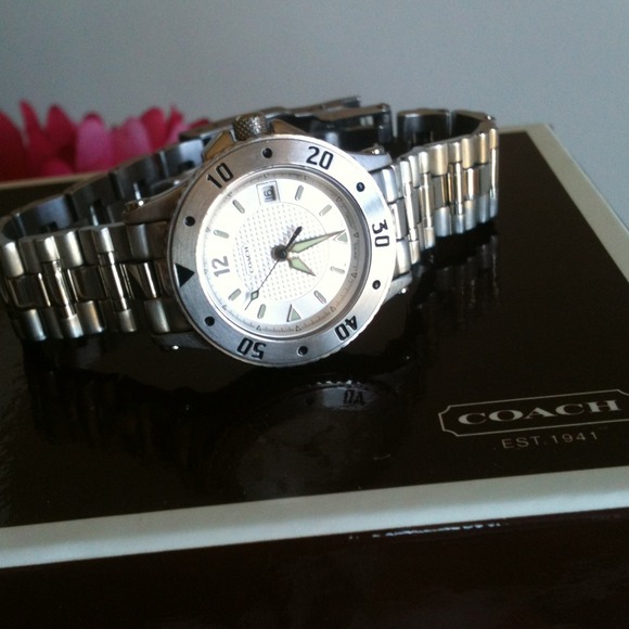 Beautiful Vintage Genuine COACH Silver Watch - Picture 3 of 4