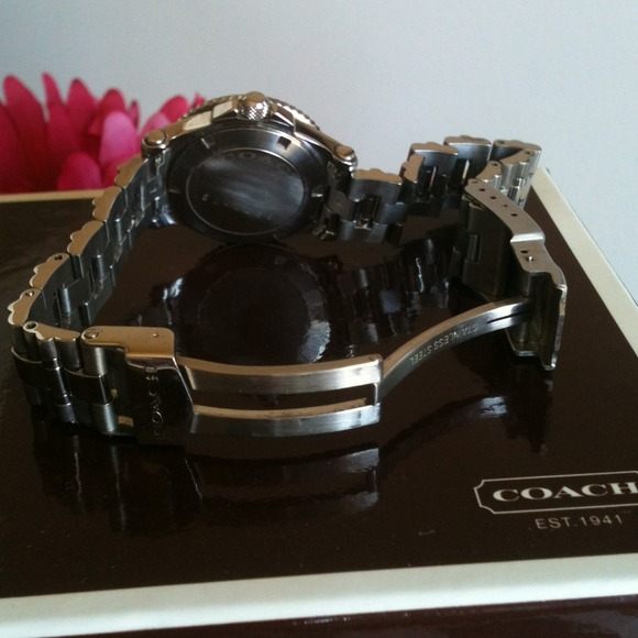 Beautiful Vintage Genuine COACH Silver Watch - Picture 4 of 4