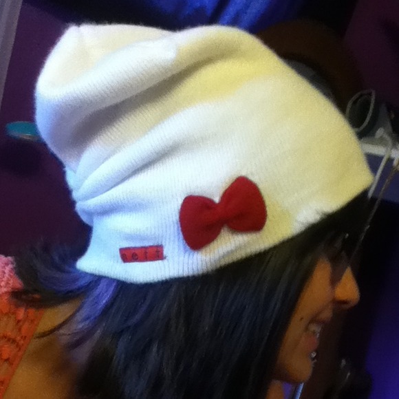 Winter hat - Picture 2 of 2