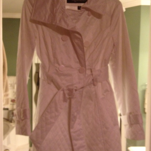 White quilted trench coat