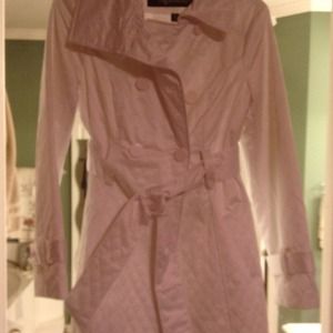 White quilted trench coat