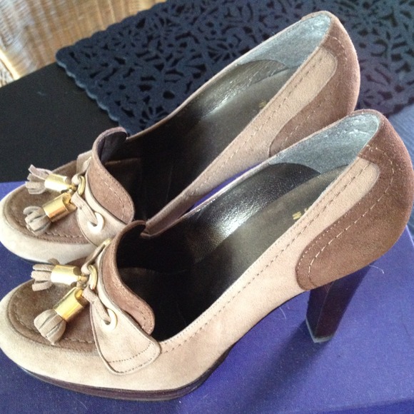 Stuart Weitzman pumps