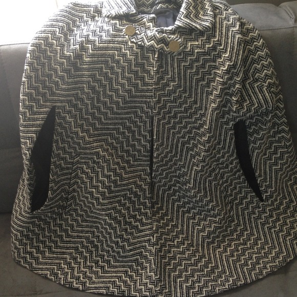 Cape coat size med