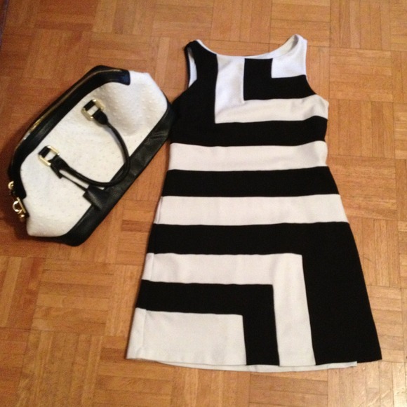 B44 black & white dress