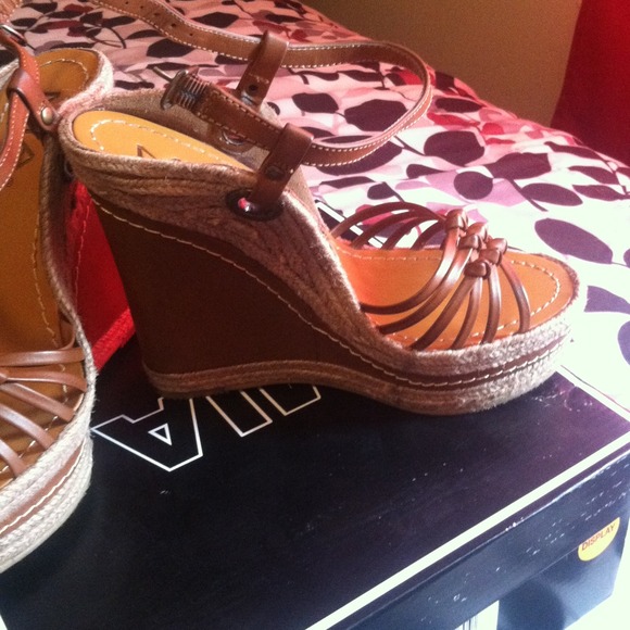 Shoes - Picture 3 of 3