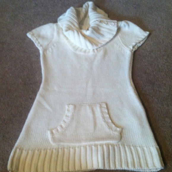 Off white short sleeve sweater