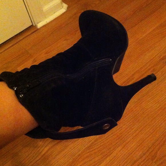 High in style booties - Picture 3 of 4