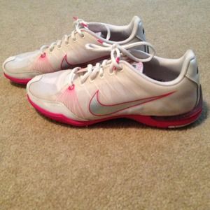 Nike zoom sister series running shoes