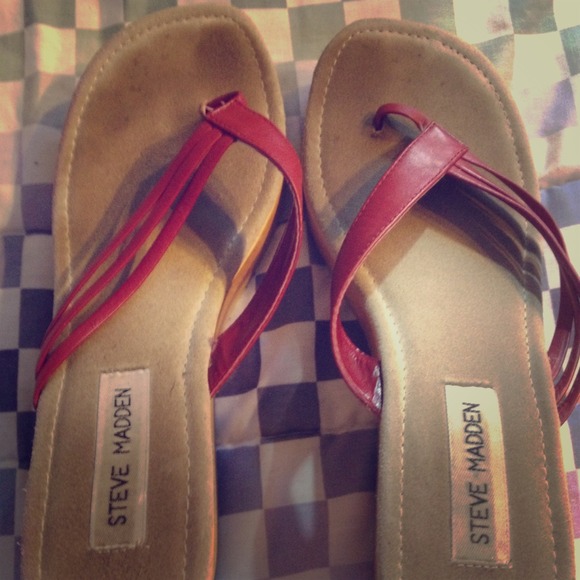 Size 8 Steve Madden wooden heel sandals